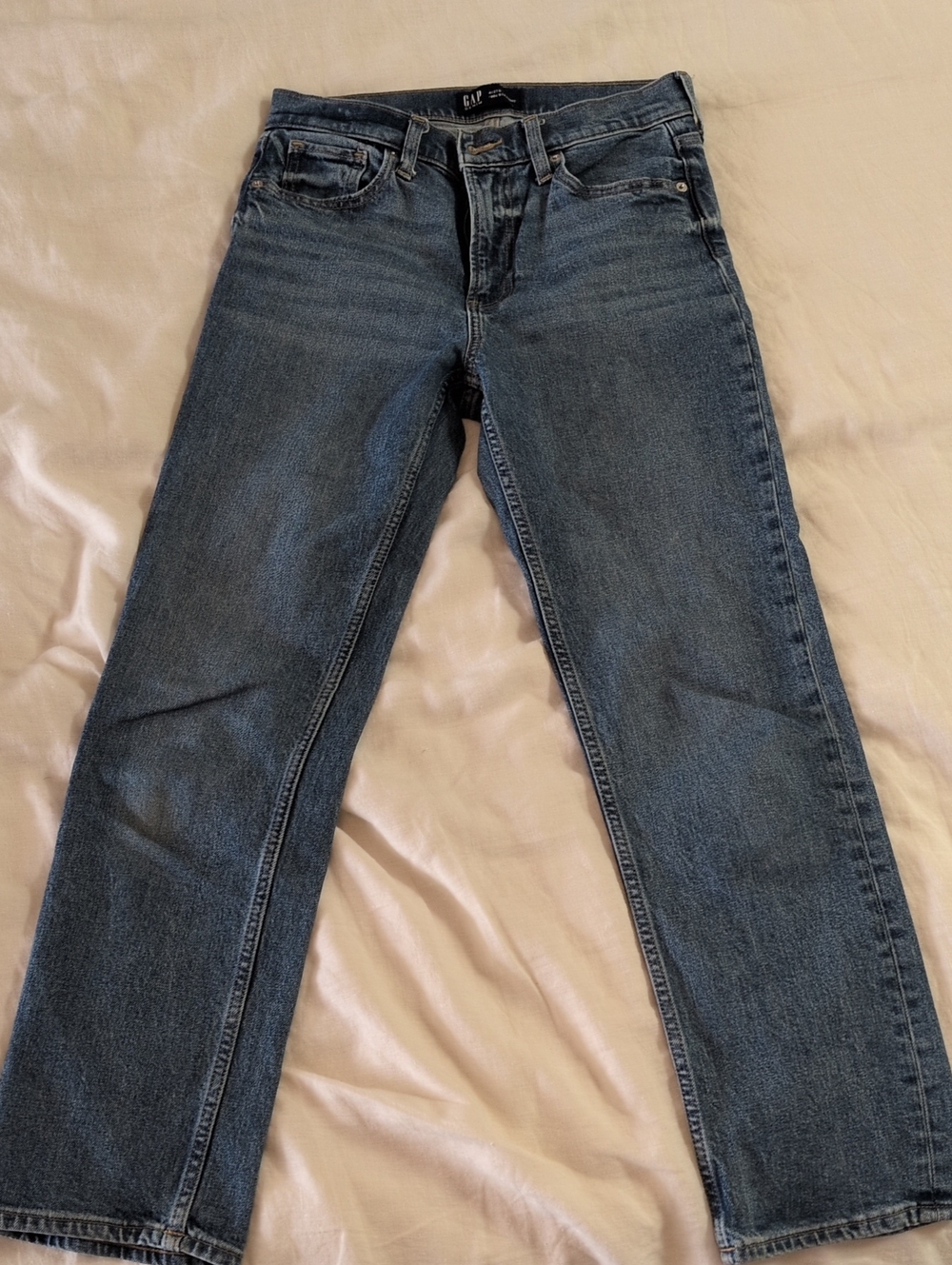GAP 90s Straight Women's Straight-Leg Jeans in Medium Blue